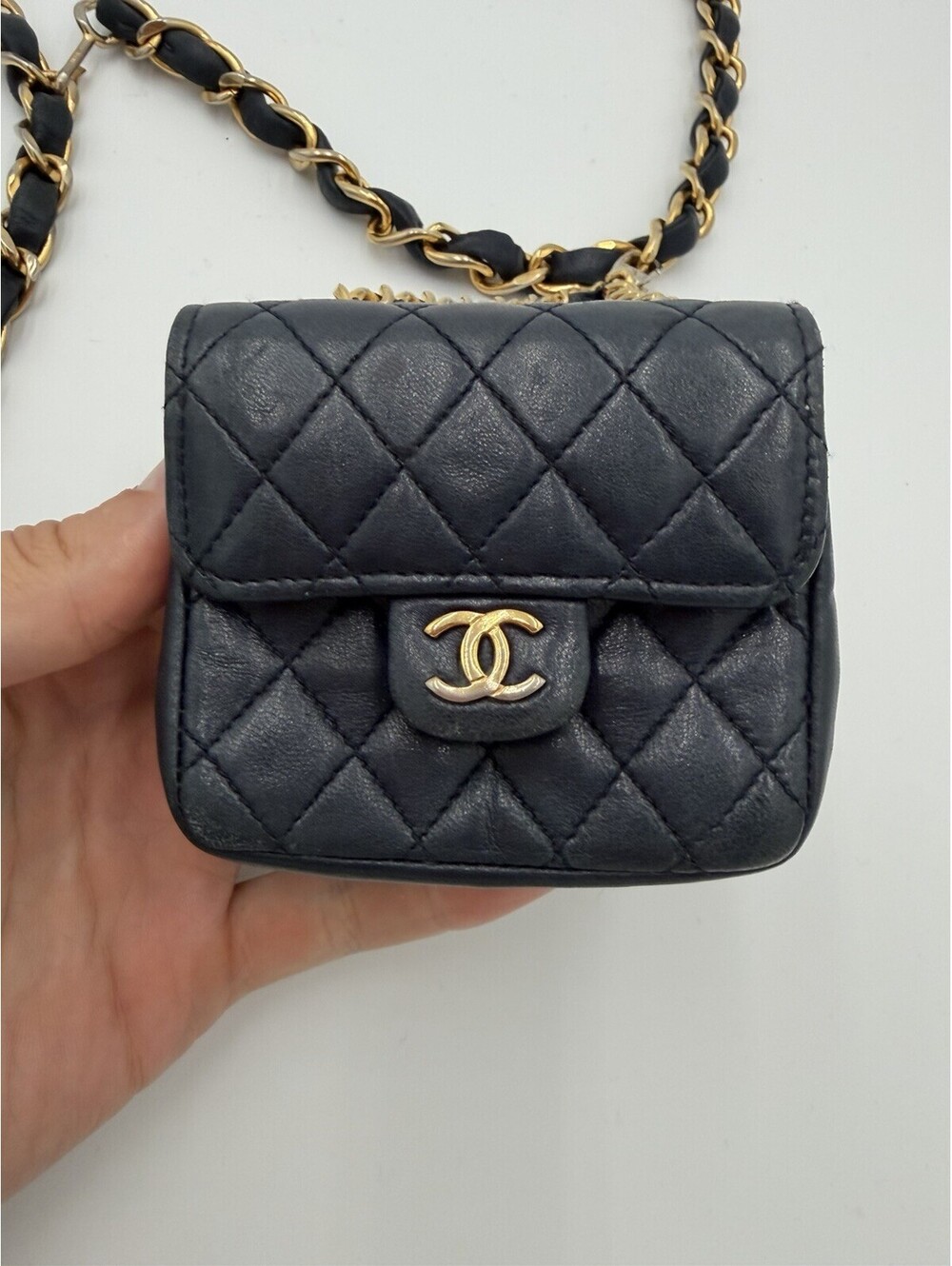 Chanel Vintage Gold Chain Belt Micro Bag & CC Charm One Size - Picture 4 of 12